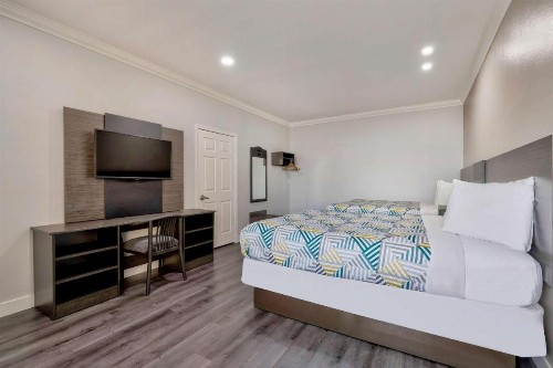 SureStay Hotel by Best Western South Gate - image 6