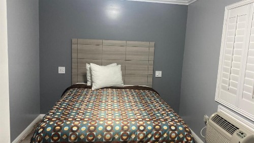La Perla motel - image 3