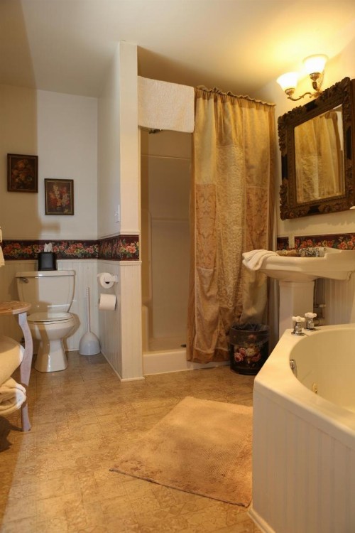 Martha's Vineyard B & B - image 11