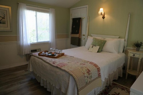 Martha's Vineyard B & B - image 3