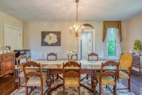 Monroe Manor Inn - image 13