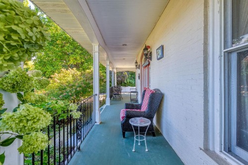 Monroe Manor Inn - image 17