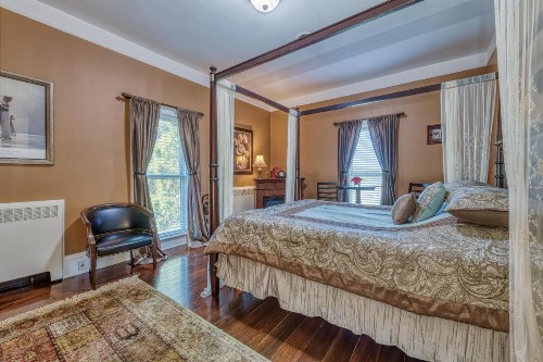 Monroe Manor Inn - image 25
