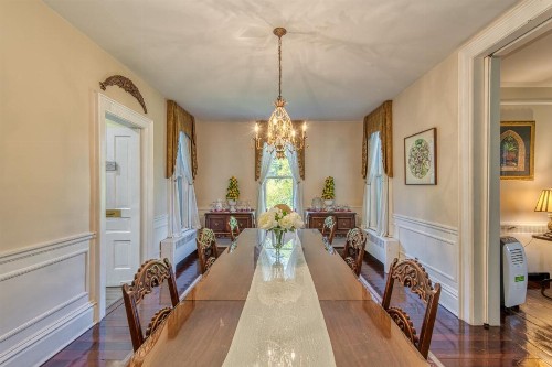 Monroe Manor Inn - image 34