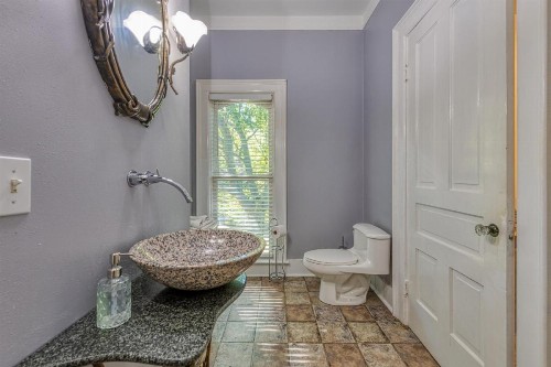 Monroe Manor Inn - image 36