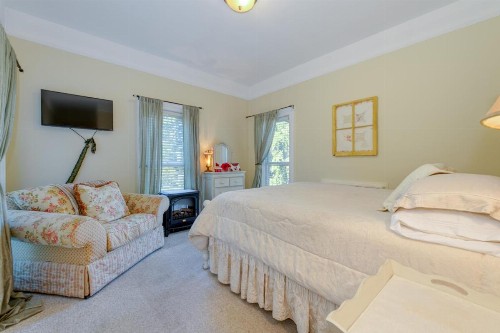 Monroe Manor Inn - image 4