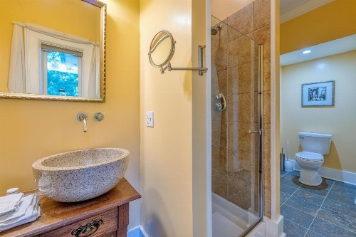 Monroe Manor Inn - image 6