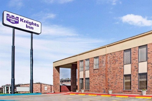 Knights Inn Houston Hobby Airport - image 1