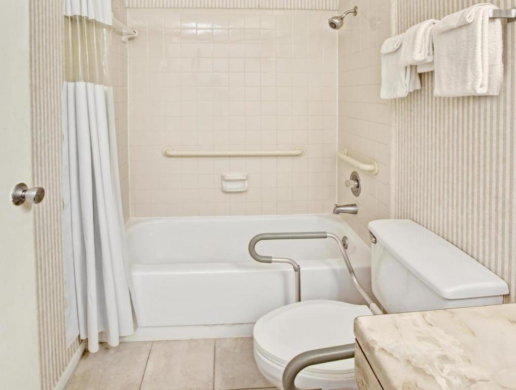 Knights Inn Houston Hobby Airport - image 7