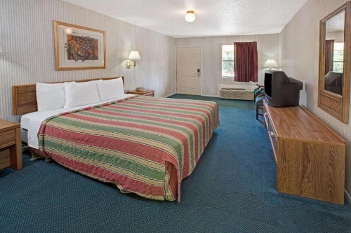 Knights Inn Houston Hobby Airport - image 18
