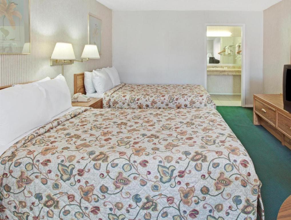 Knights Inn Houston Hobby Airport - image 2