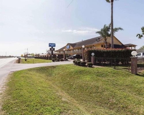 Rodeway Inn - image 7