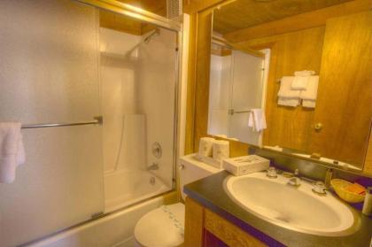 Woodys Clubhouse by Lake Tahoe Accommodations - image 6