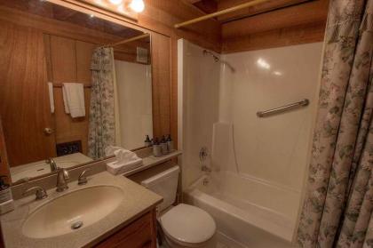 Chimney Rock Condo by Lake Tahoe Accommodations - image 4
