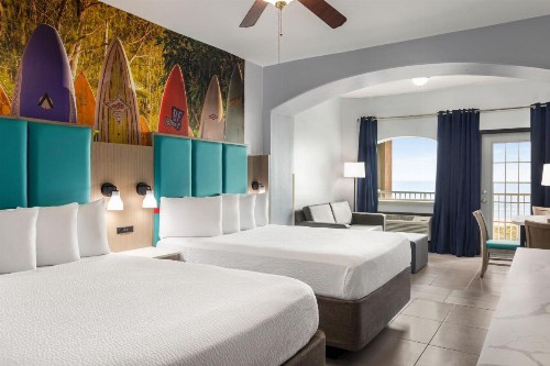 La Copa Inn Beach Hotel - image 2