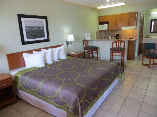 Super 8 by Wyndham South Padre Island - image 15