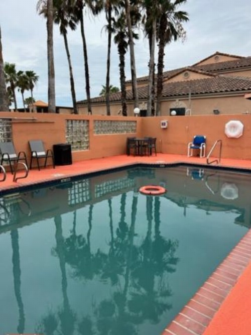 Super 8 by Wyndham South Padre Island - image 2