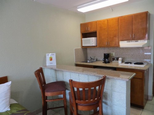 Super 8 by Wyndham South Padre Island - image 29