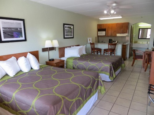 Super 8 by Wyndham South Padre Island - image 30