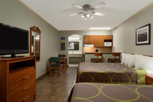 Super 8 by Wyndham South Padre Island - image 38