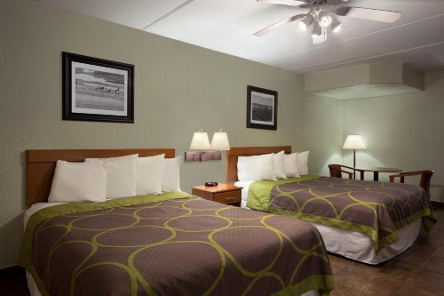 Super 8 by Wyndham South Padre Island - image 41