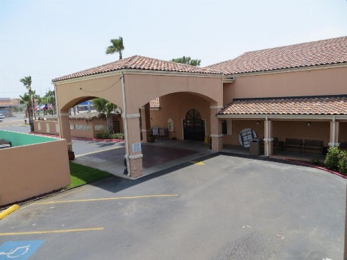Super 8 by Wyndham South Padre Island - image 42