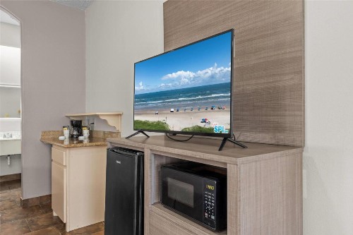 Ramada by Wyndham & Suites South Padre Island - image 12