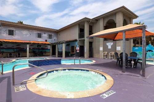 Ramada by Wyndham & Suites South Padre Island - image 6