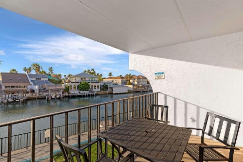 WindWater Hotel and Marina - image 28