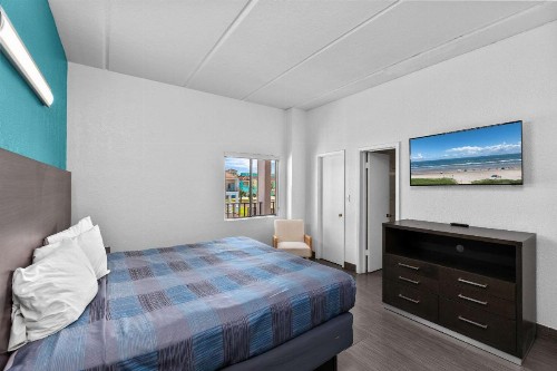 WindWater Hotel and Marina - image 37
