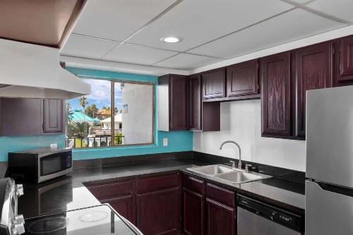 WindWater Hotel and Marina - image 41