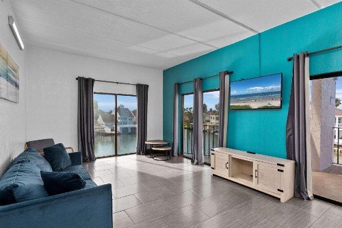 WindWater Hotel and Marina - image 49