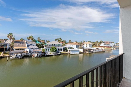 WindWater Hotel and Marina - image 50