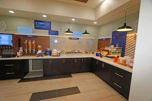 Holiday Inn Express Hotel and Suites South Padre Island an IHG Hotel - image 42