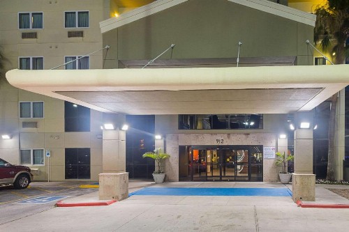 Comfort Suites South Padre Island - image 26