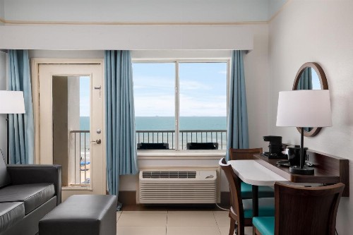 La Quinta by Wyndham South Padre Island Beach - image 2