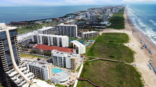 Peninsula Island Resort & Spa - image 19