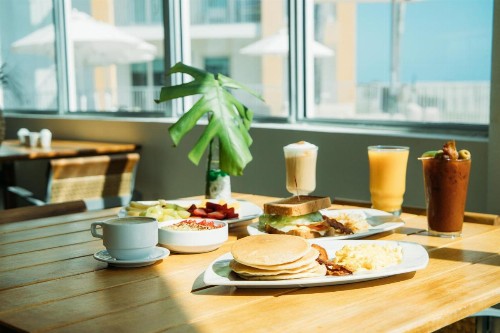 Peninsula Island Resort & Spa - image 2