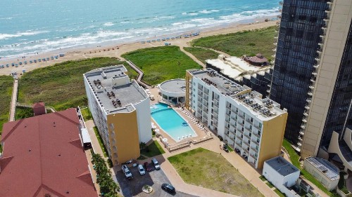 Peninsula Island Resort & Spa - image 20