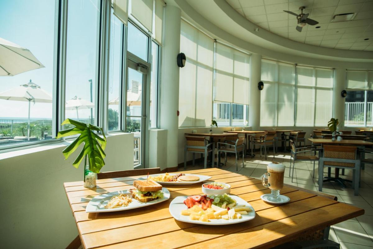 Peninsula Island Resort & Spa - image 3