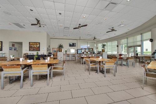 Peninsula Island Resort & Spa - image 32