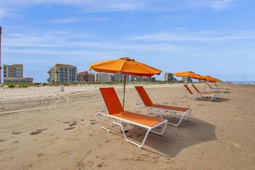 Peninsula Island Resort & Spa - image 7
