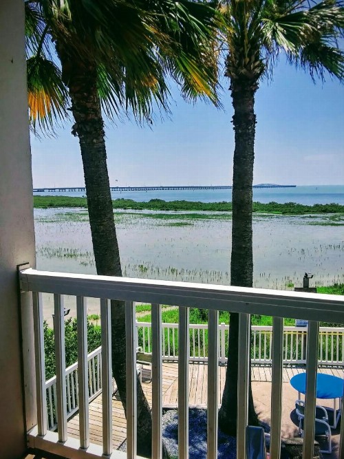 Blue Bay Inn and Suites - image 10