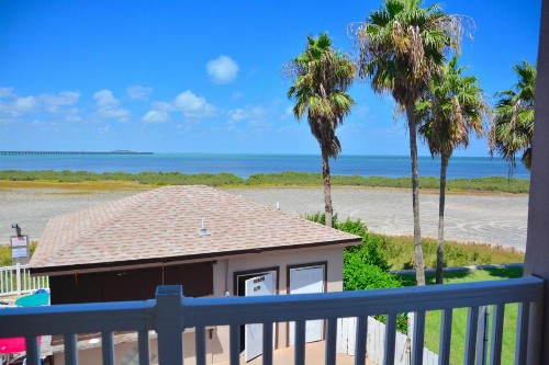 Blue Bay Inn and Suites - image 13