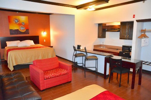 Blue Bay Inn and Suites - image 17