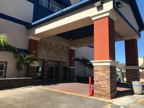 Blue Bay Inn and Suites - image 21