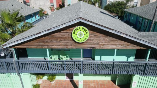 Upper Deck Hotel and Bar - Adults Only