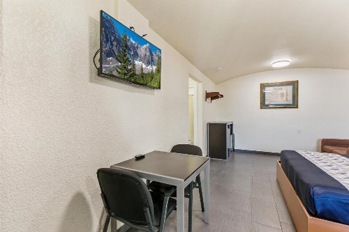 Lighthouse Inn - image 31