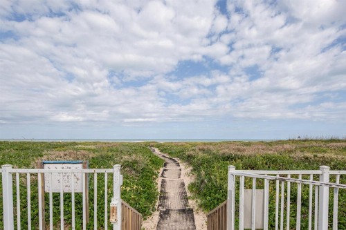 La Playa Condominium 209 - image 3