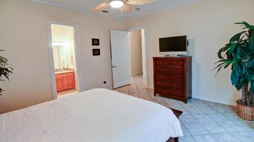 Escape Condominiums #8 - image 7